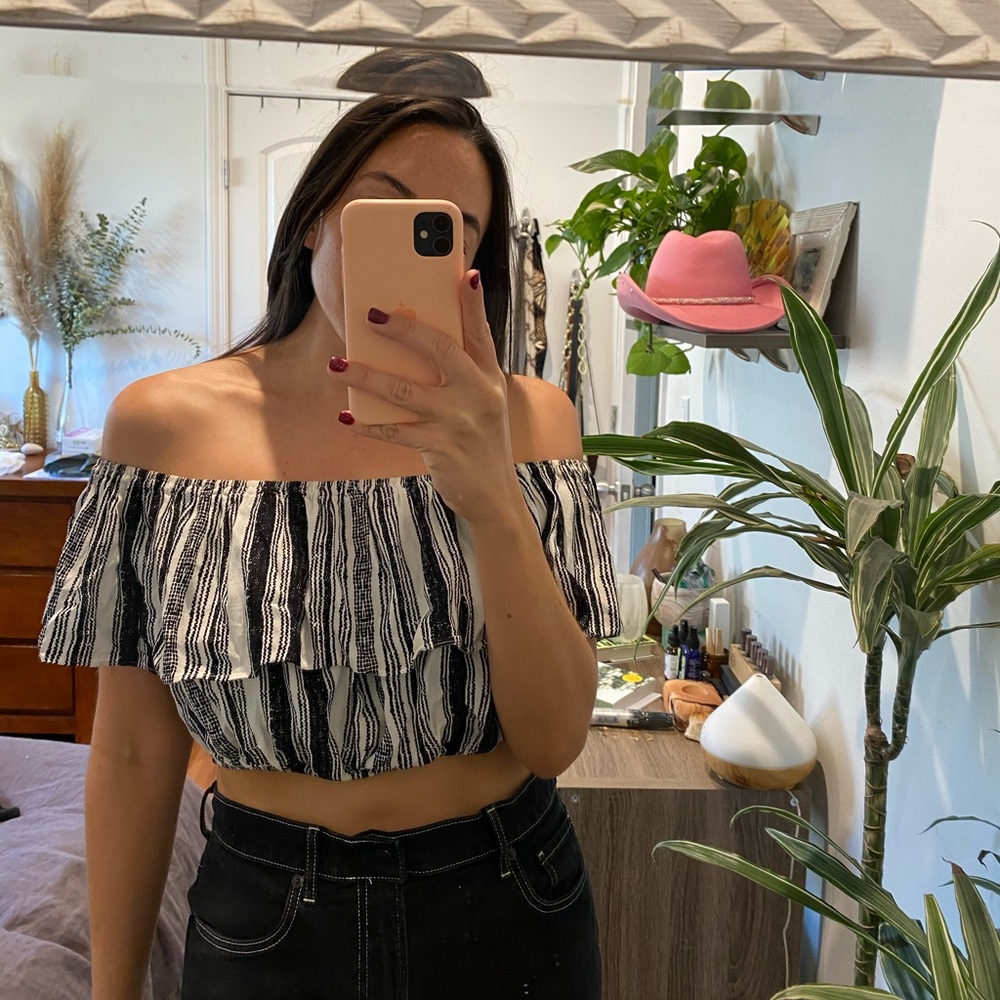 ASTR Cropped B&W Striped Off Shoulder Top